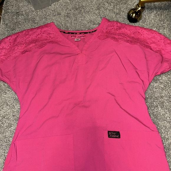 Betsy Johnston XS Pink Scrub Top. Has lace on top. In great condition! Very cute - Picture 3 of 7